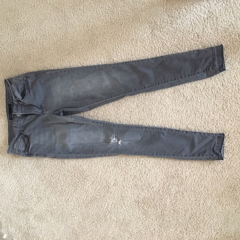 Francesca's gray distressed skinny jeans