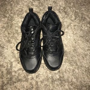 Size 10 black nikes men's shoes
