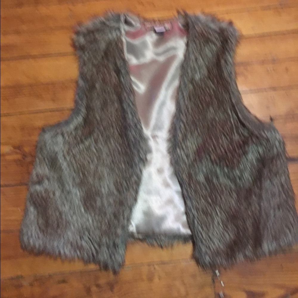 Lightly used Faux fur crop vest