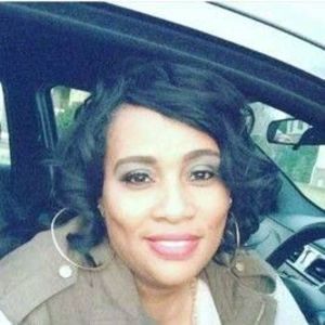 Meet your Posher, Leslie