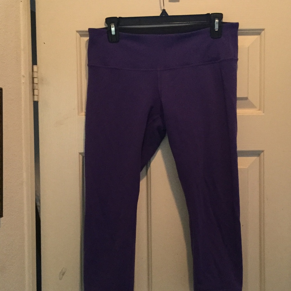 Women's Lululemon Crops purple, Sz 10