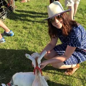 Meet your Posher, Brooke