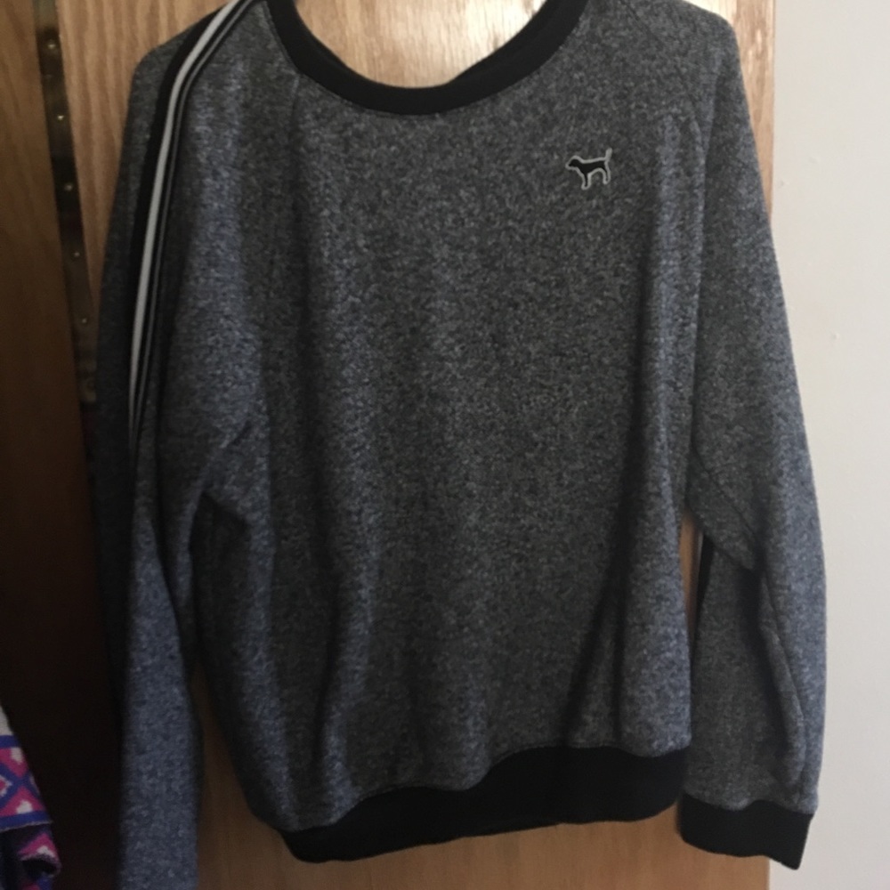 VS crew neck