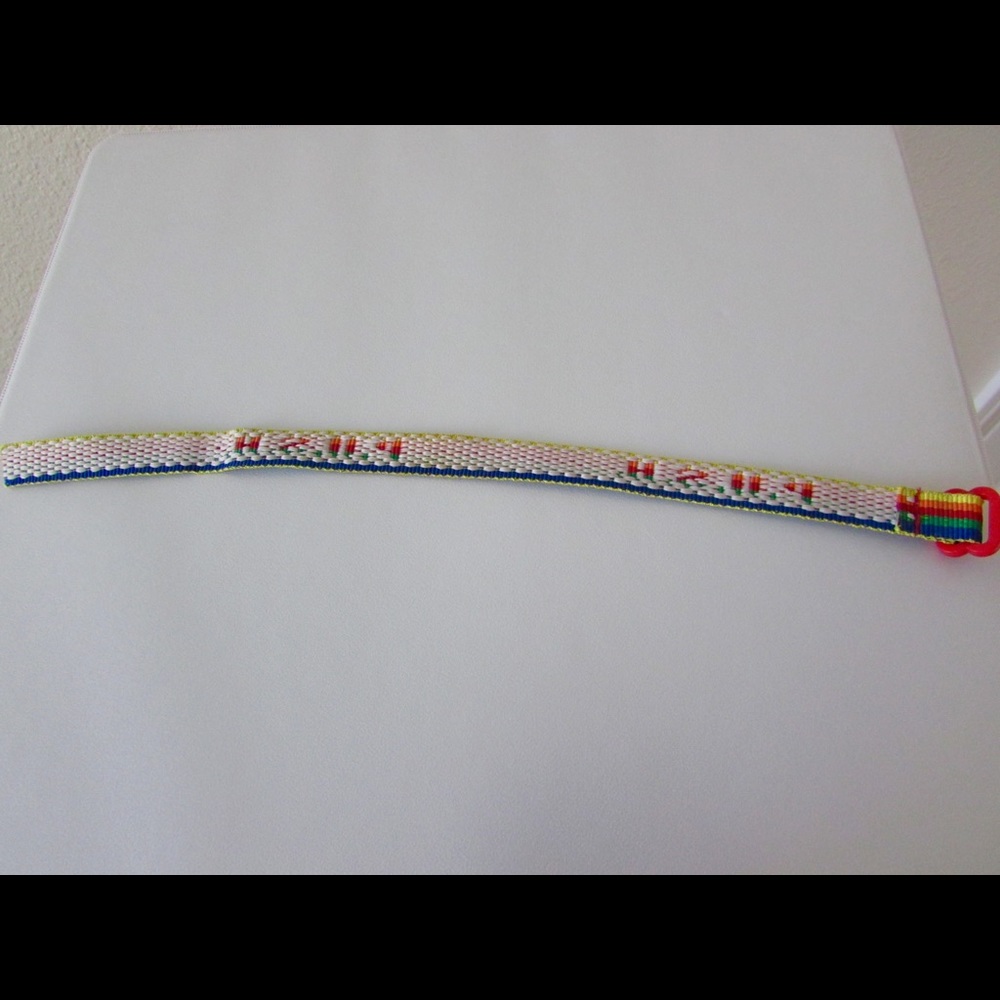 Thread bracelet - Picture 3 of 4