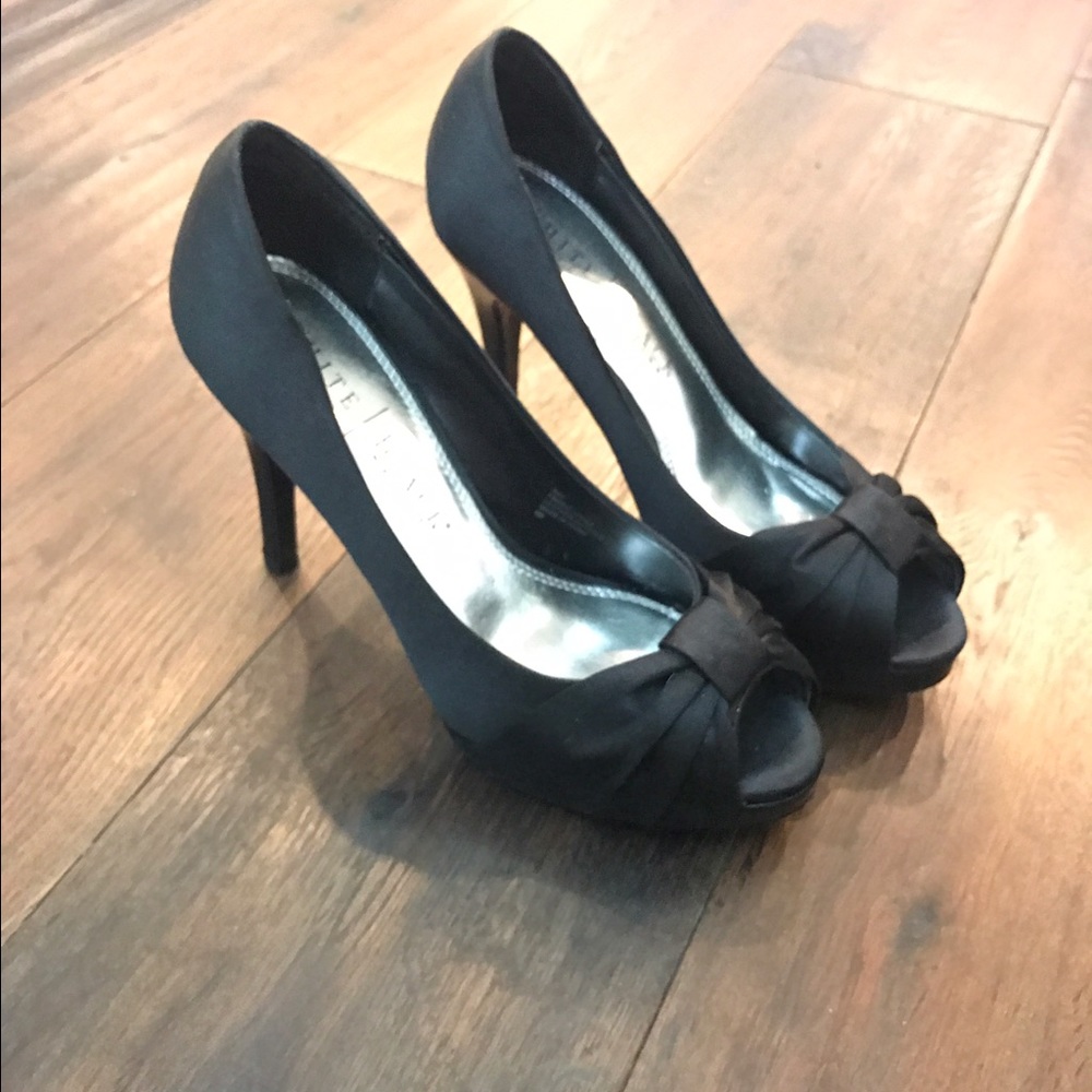 White House Black Market Ray Stiletto