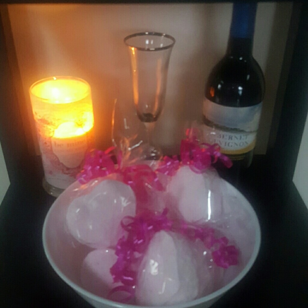 2 Rose Scented Fizzy Bath Bomb