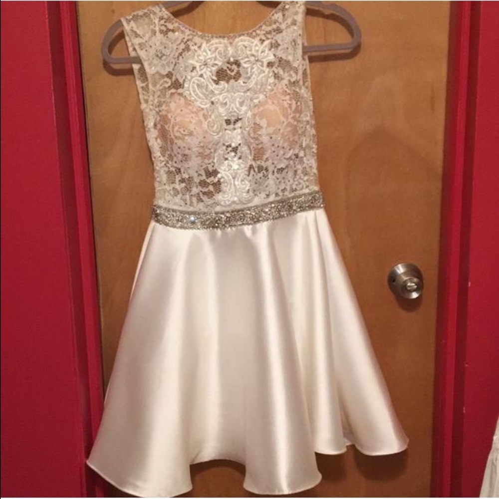 Jovanni Prom short fit and flare dress!