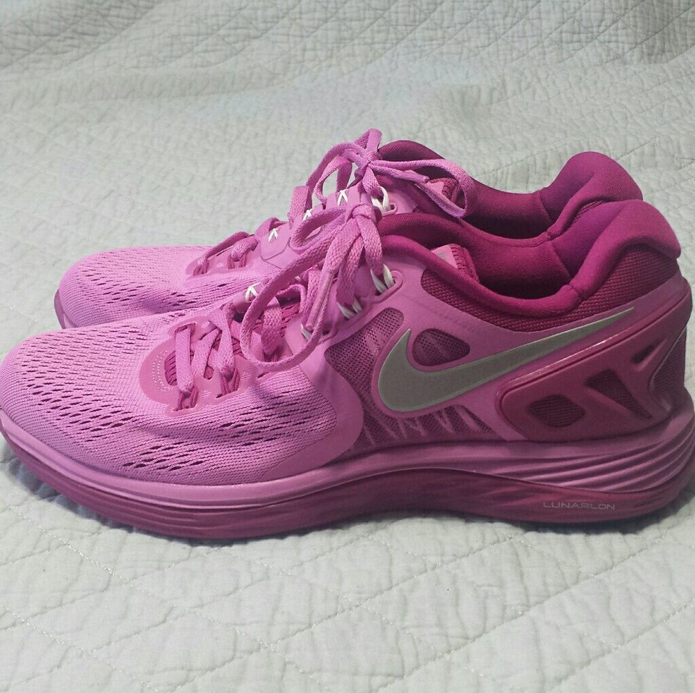 Nike Sneakers Size 8