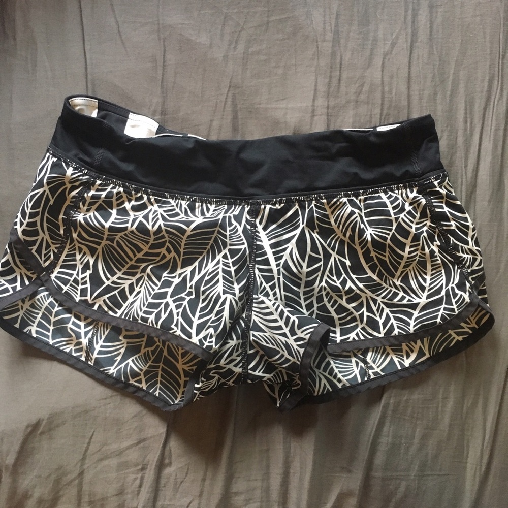 RESERVED Lululemon Speed shorts size 6