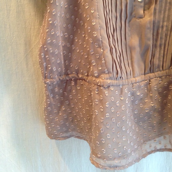 Beautiful peasant top with crochet detail - Picture 3 of 4