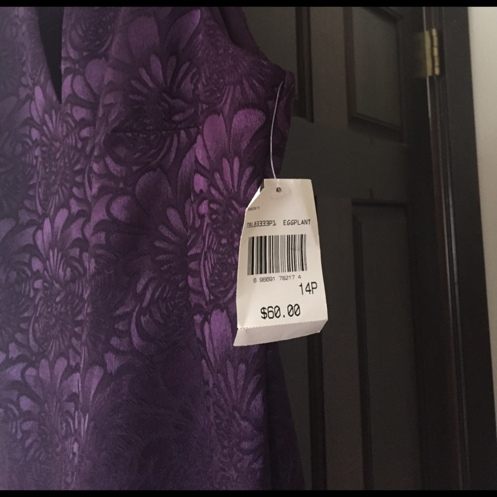 Purple brocade/flower print dress - Picture 4 of 4