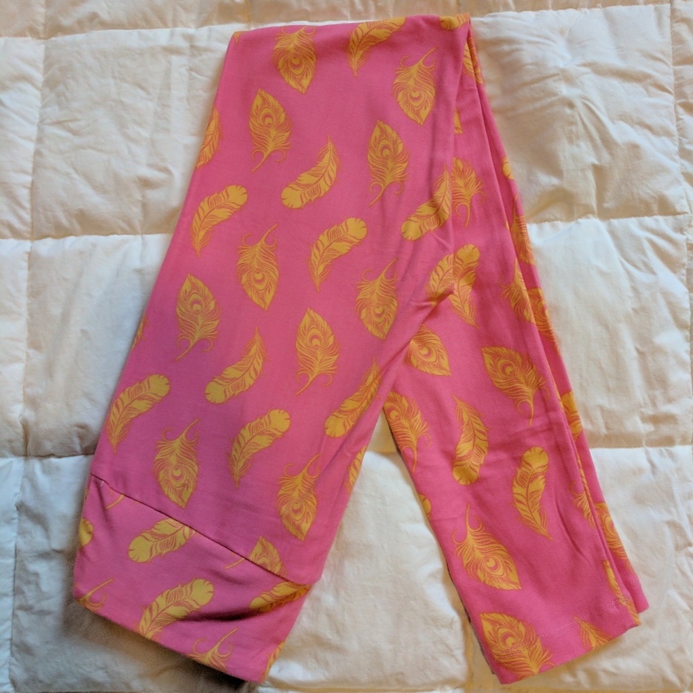LulaRoe OS Pink with golden yellow feathers