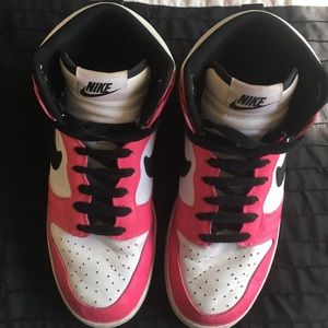 NIKE High Dunks