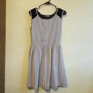 Fun black and white dress with zipper