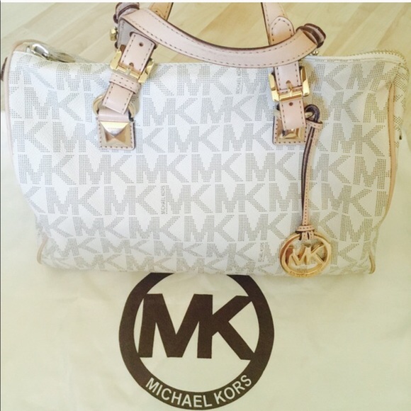 Michael Kors Handbags - Authentic Michael Kors Satchel
