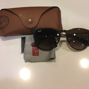 Classic Erika female Ray-Ban