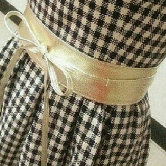 Beautiful camel color belt - Picture 3 of 4