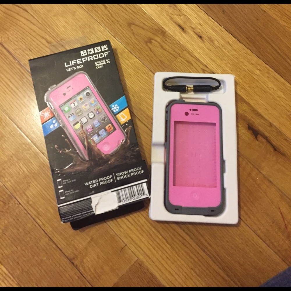 Pink iPhone 4s lifeproof