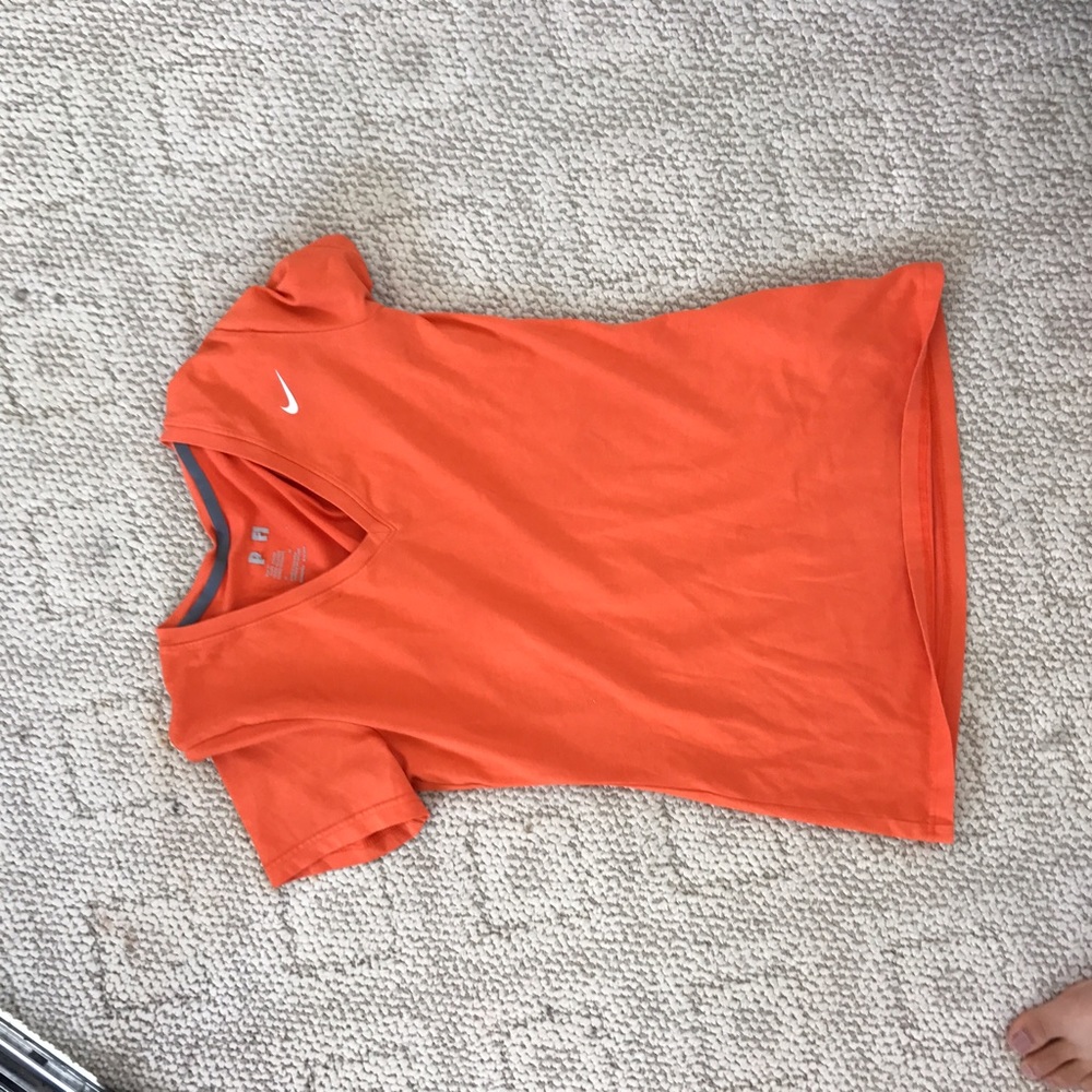 Nike top