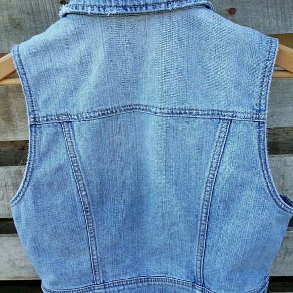 American Eagle Denim Vest - Picture 3 of 7