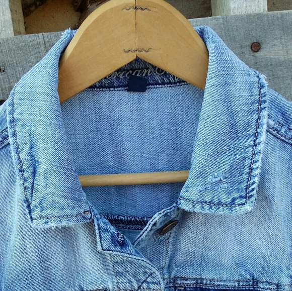 American Eagle Denim Vest - Picture 6 of 7