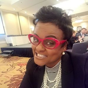 Meet your Posher, Rhonda