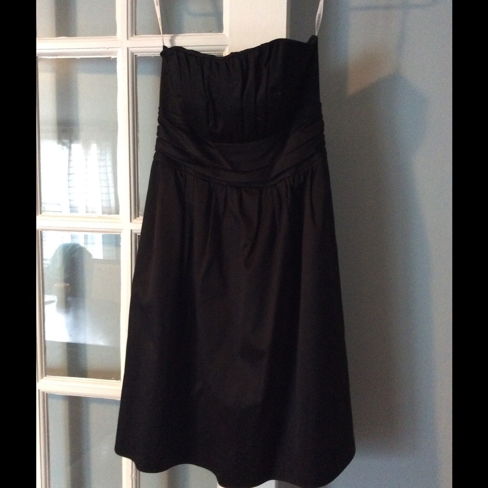 Black strapless dress with pockets!