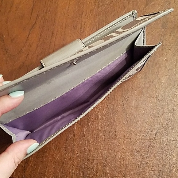 Coach Wallet - Picture 4 of 4