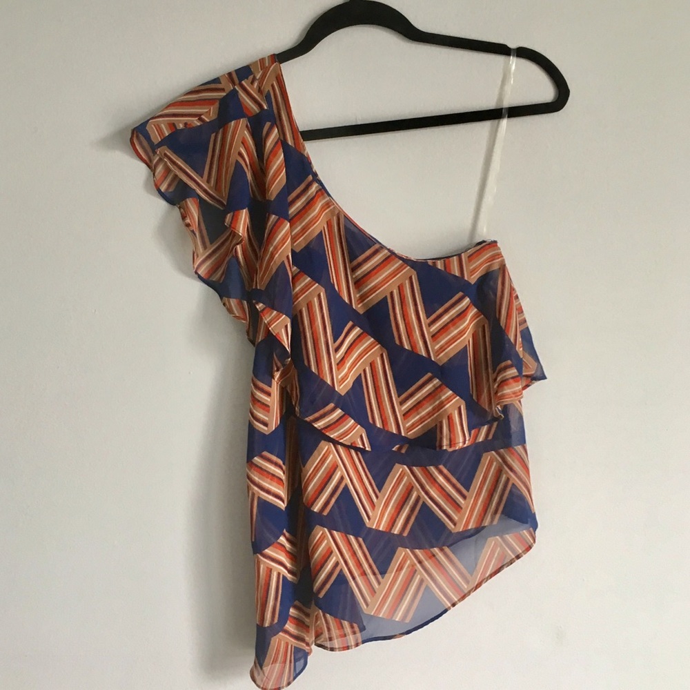 PRICE ⬇️ Boutique One Shoulder Asymmetrical Too - Picture 1 of 3