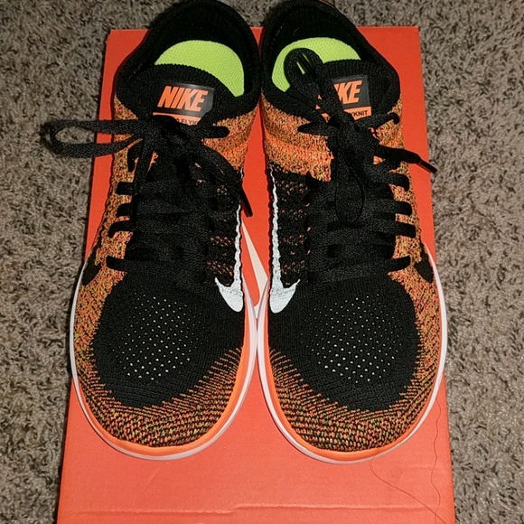 Nike Shoes - Nike Free