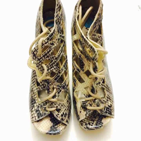 M.I.A. Reptile Print Heels - Picture 2 of 3