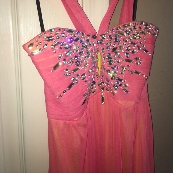Formal/prom dress - Picture 1 of 7