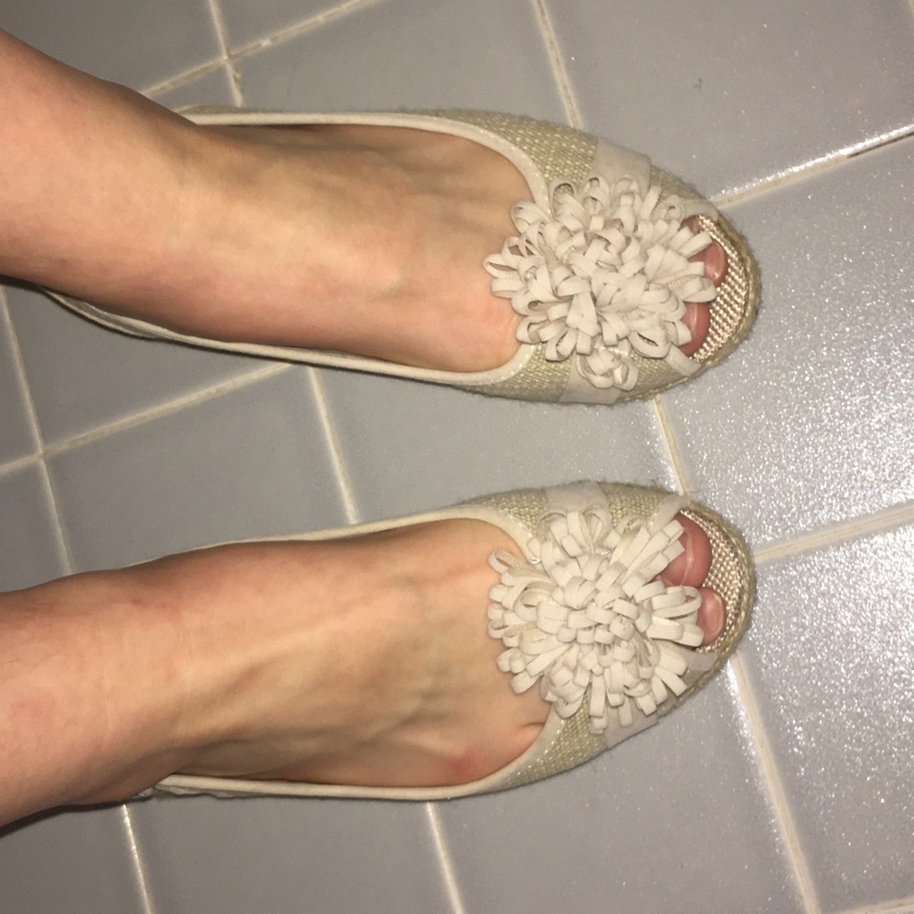 Cute sandals with one inch heel-NWOT