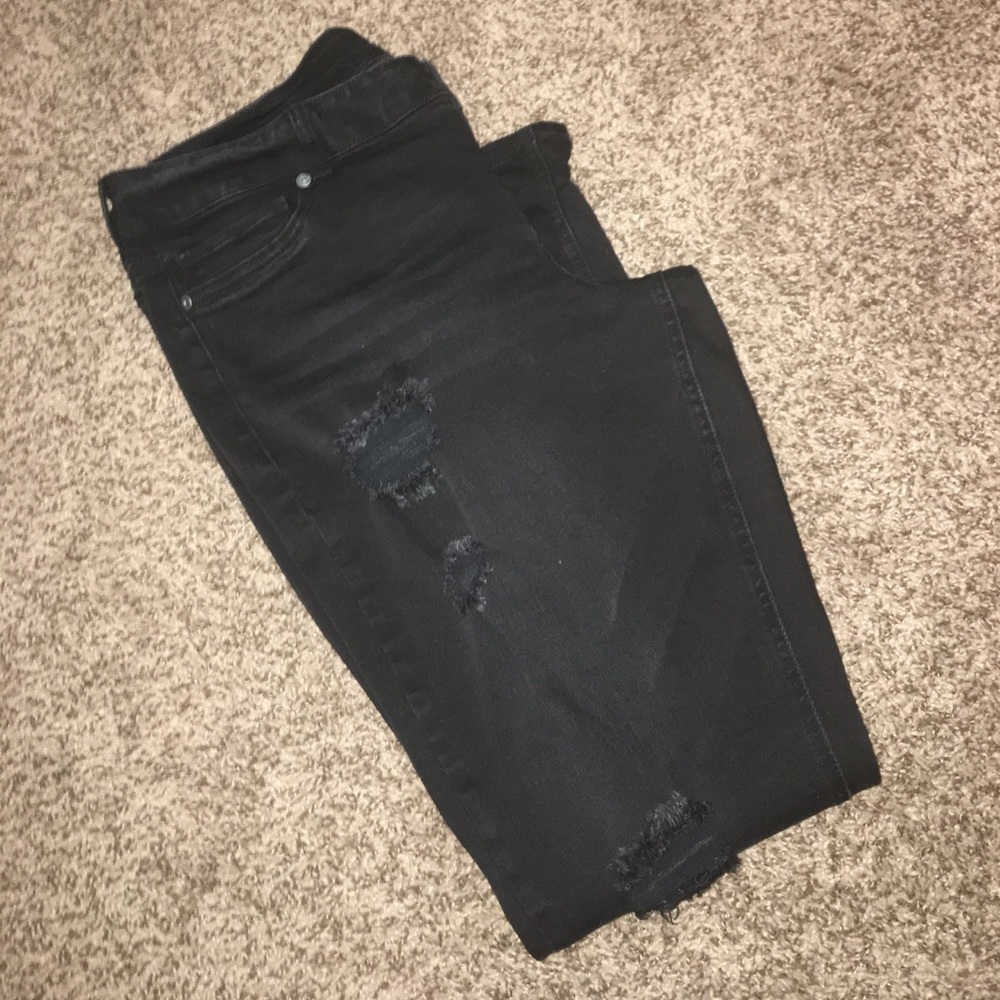 Maurices Distressed black jeggings