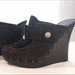 L.A.M.B. Brown Suede Tassel Clogs Wedges Sz 8