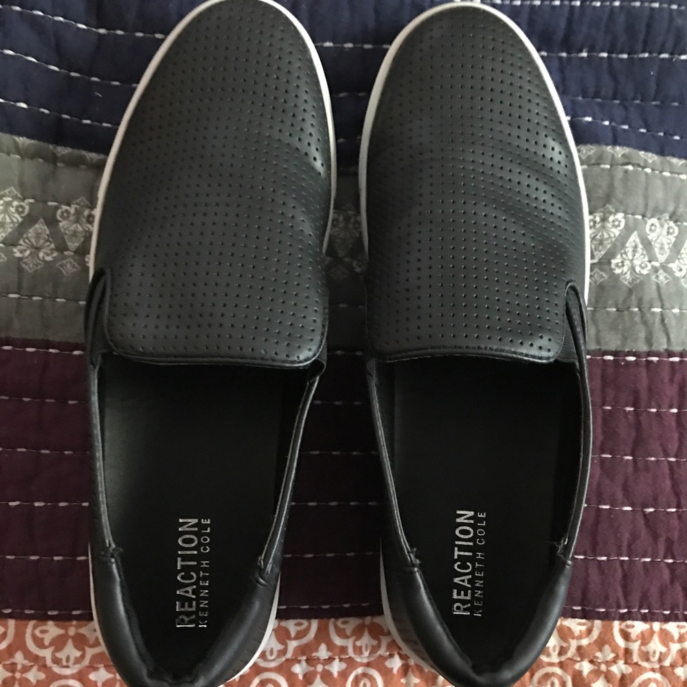 Kenneth Cole Salt King perforated slides 9.5
