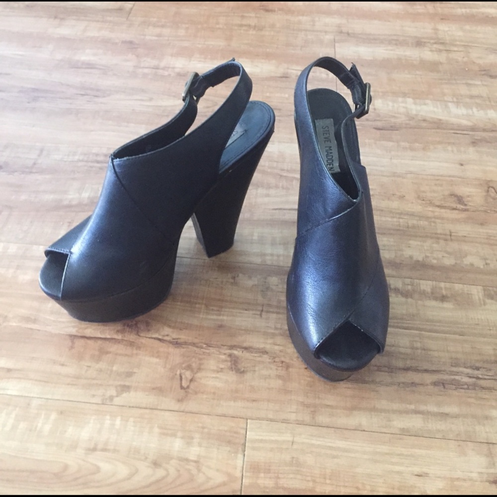 Black Steve Madden wedges