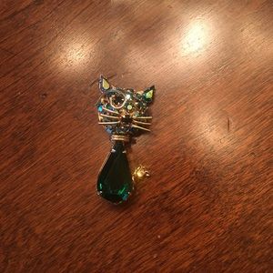 Cat brooch