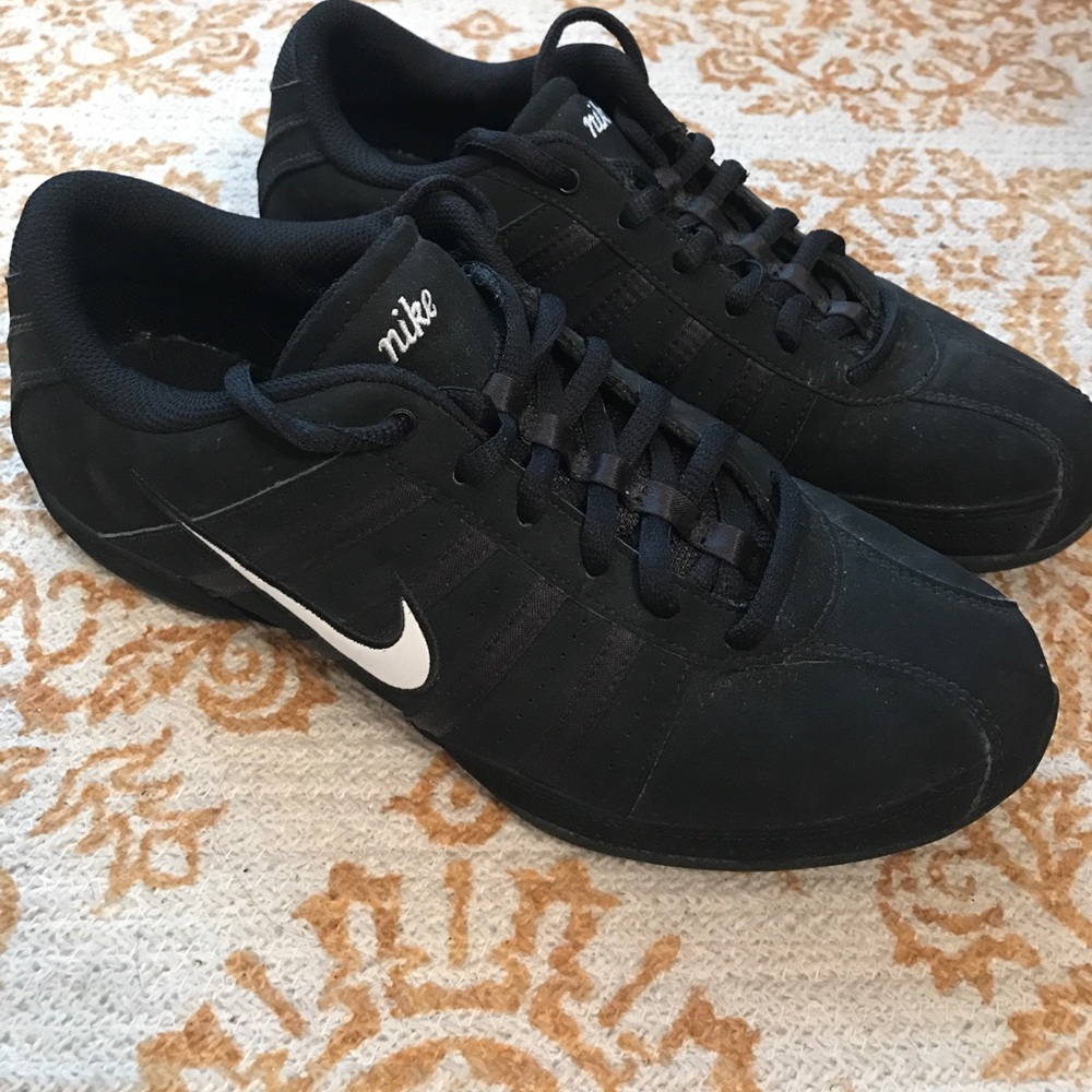 Nike black sneakers