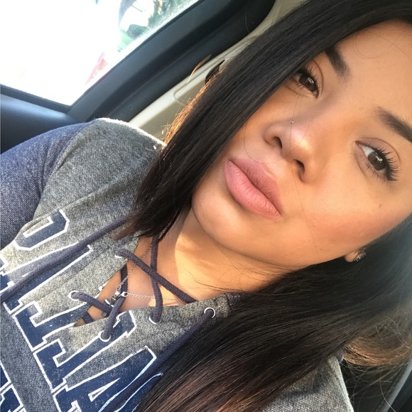 Meet your Posher, Jesenia - Picture 2 of 6