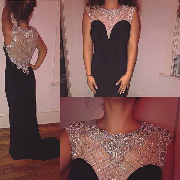 Dresses & Skirts - Prom dress!!