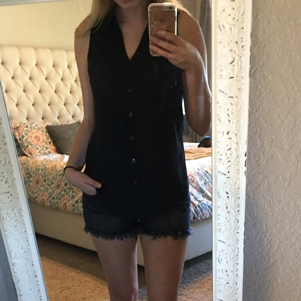 Sleeveless black portofino.