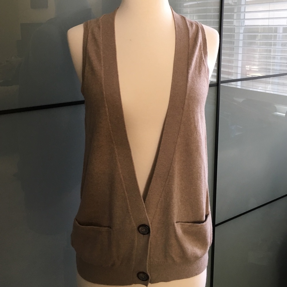 Sweater vest