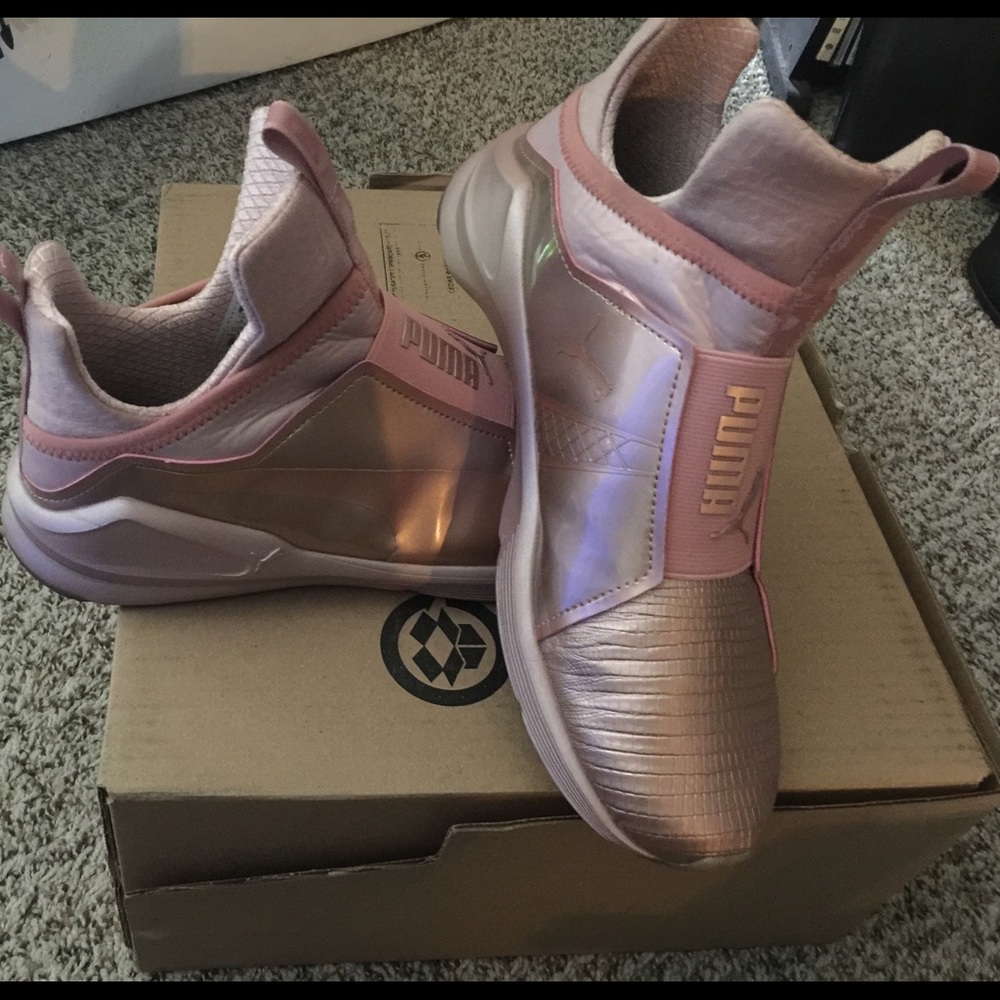 Rose Gold Pumas!!