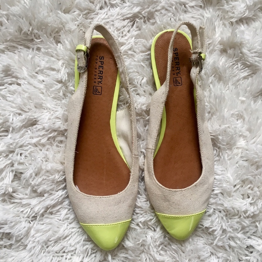 Sperry Canvas Pointed-Toe Flat in Tan, Size 6
