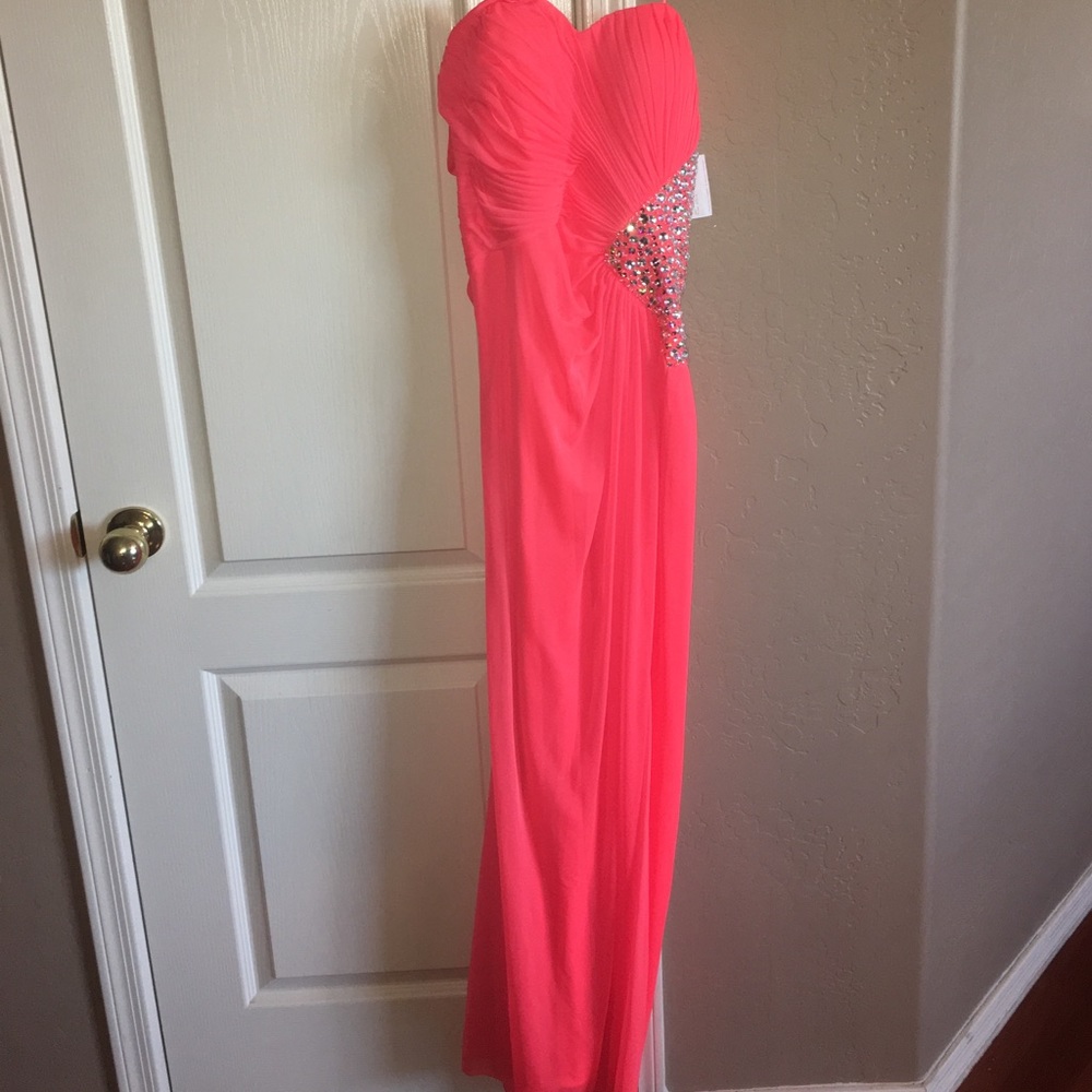 Strapless formal/prom dress