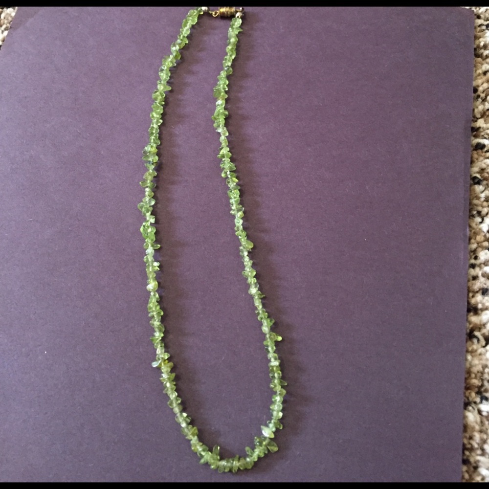 Green neckless - Picture 2 of 3