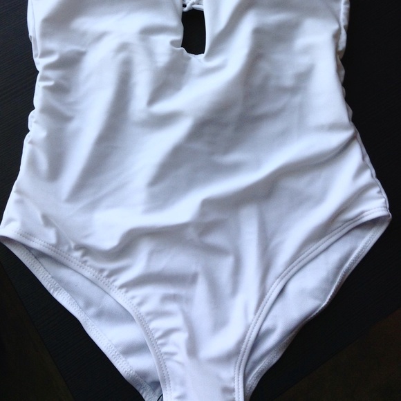 Detailed Wings Monokini - Picture 2 of 3