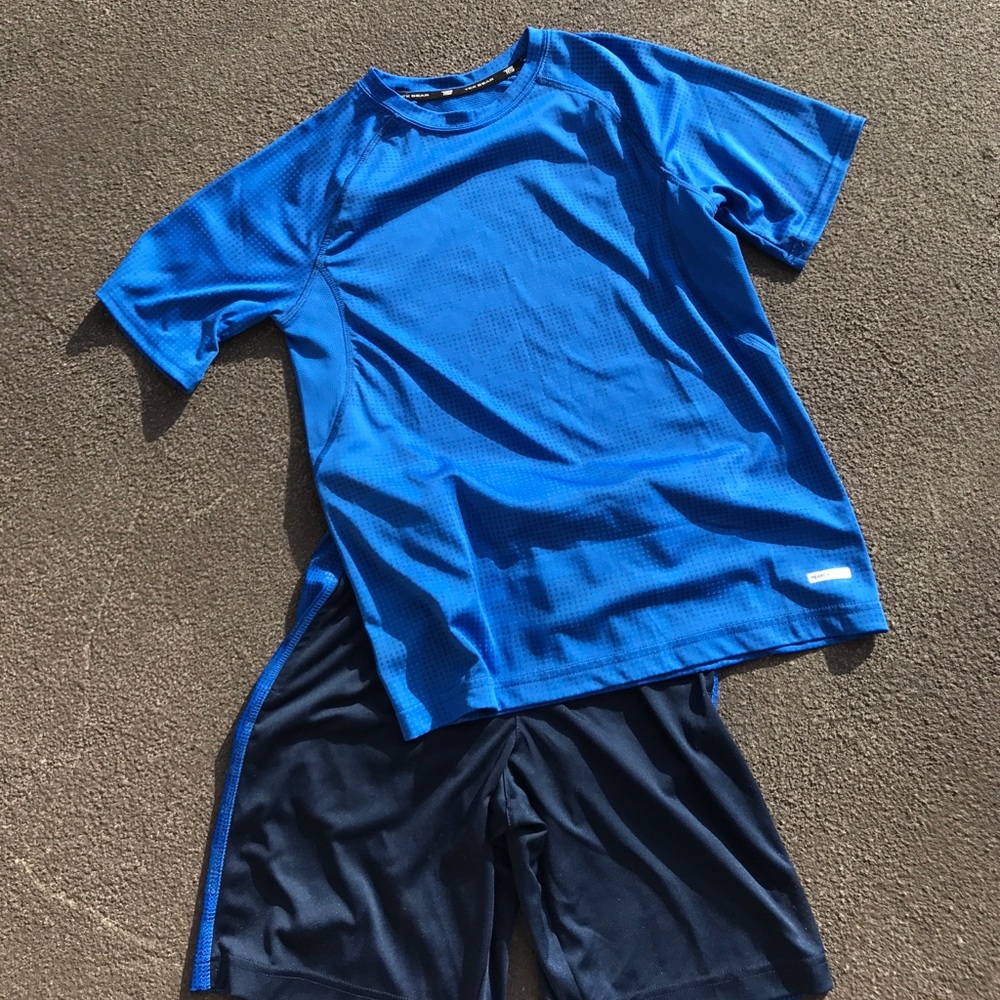 ECU! Set of Tek Gear Shirt and Shorts! Like New.