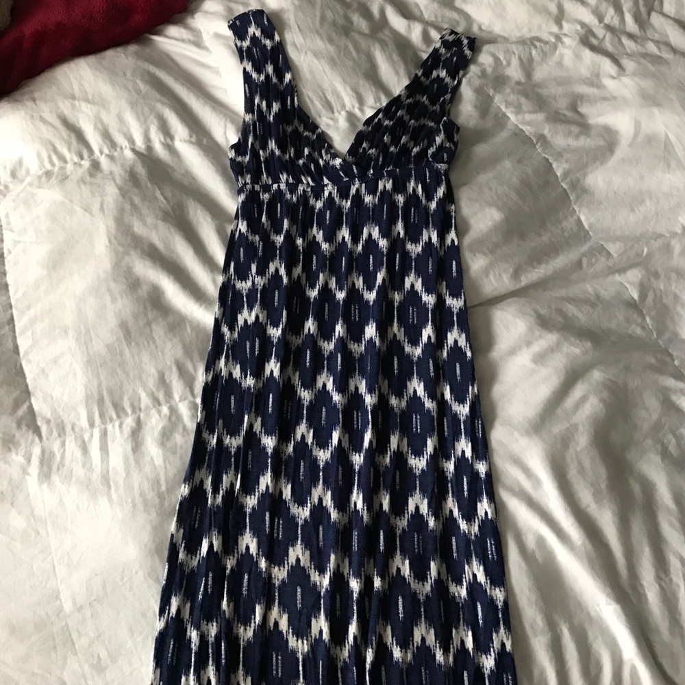 AQUA vneck maxi dress